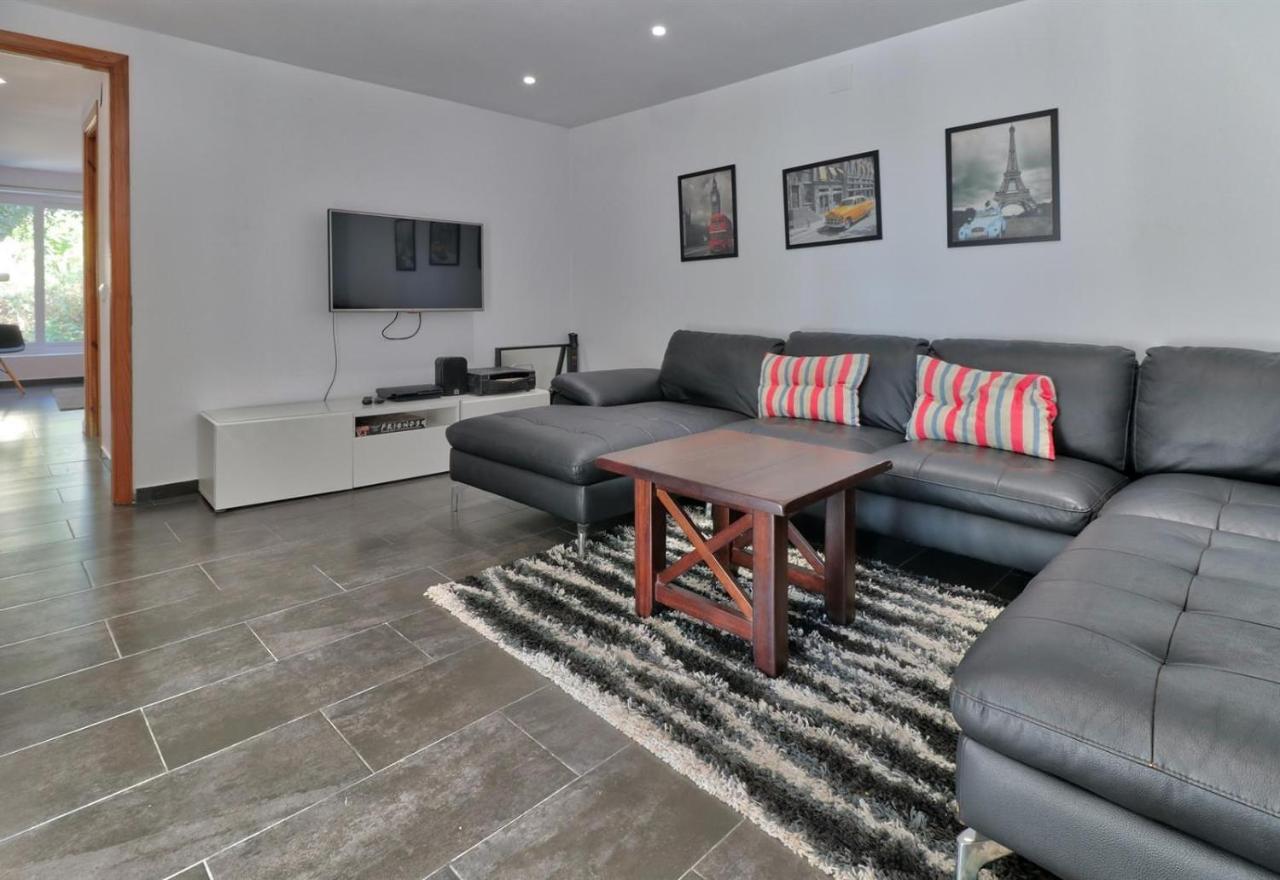 מיחאס Nice And Spacius Villa Near Fuengi מראה חיצוני תמונה